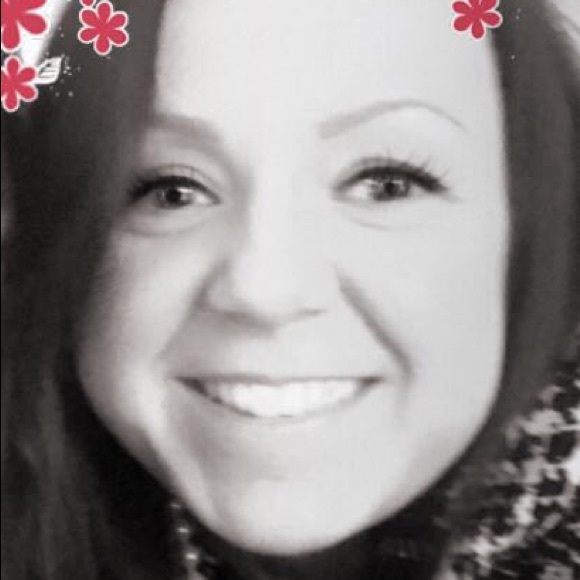 🌟POSH AMBASSADOR🌟Meet your Posher, Agnes!! - Picture 2 of 4